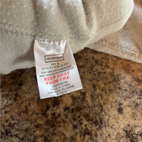 Hunter Beige Fleece Boot Liners | Size Medium - Picture 3 of 3